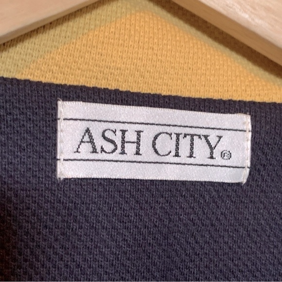 VINTAGE ASH CITY Men's Navy and Red Zip-Up Sweater with Crown Logo XL - Picture 4 of 5